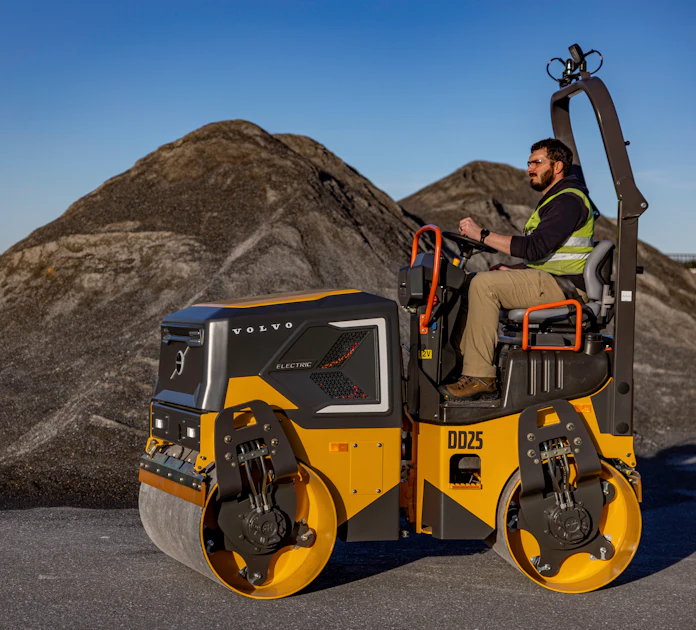 Auto Rod Compactor Volvo DD25 Electric Asphalt Compactor From: Volvo Construction ...