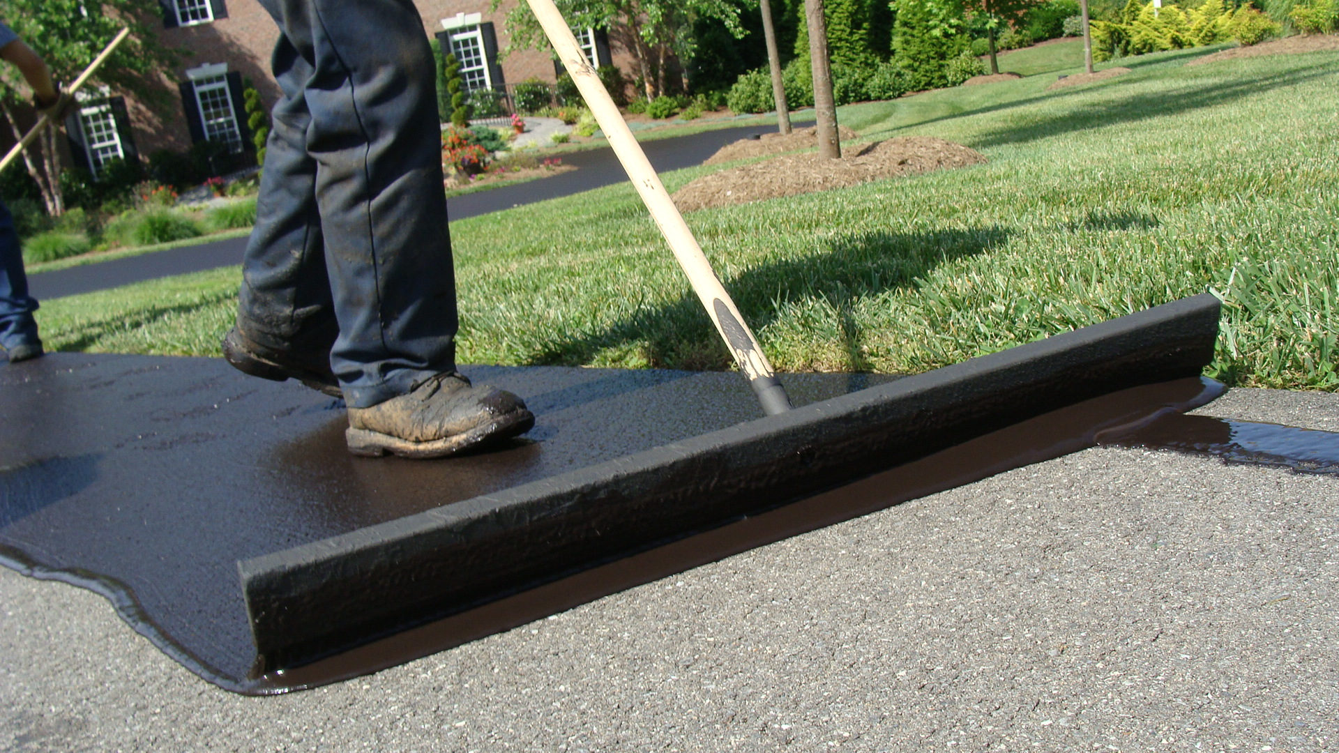 How Sealing Asphalt Is Different With Emulsion-Based Sealers Vs. Coal ...