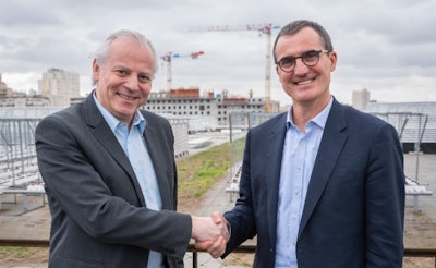 From the left to the right: Michel Denis, President & CEO Manitou Group and François Renault, Group Fleet and Sustainability Director of Kiloutou Group.