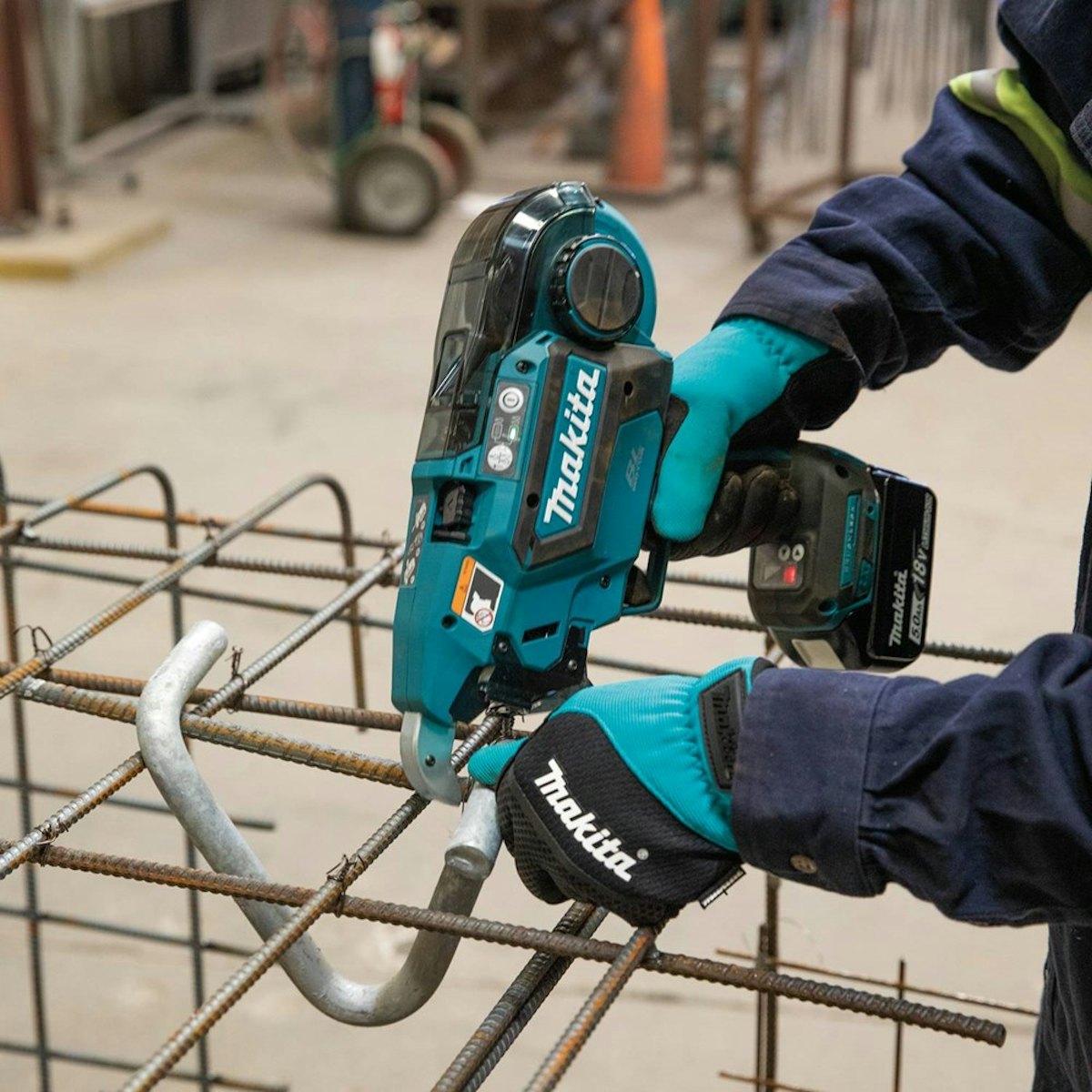 Makita 18V LXT Cordless Deep Capacity Rebar Tying Tool From