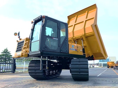 Equipped with a powerful 250-hp CAT C7.1 Tier 4 Final engine, the Morooka MST110CR features a rugged HARDOX steel dump bed.