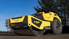 The ROBOMAG 2 offers remote control operation for loading/unloading and complete manually entered movement patterns.