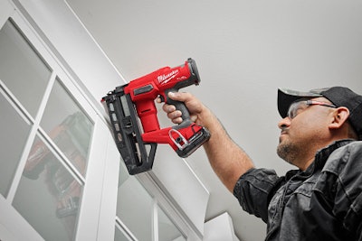 This battery-powered pneumatic nailer delivers the power to sink nails in hardwoods while leaving consistent nail holes.