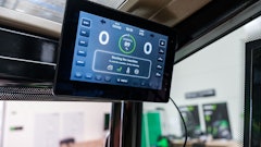 Serving as an option for the third-generation Elise 900 skid steer loader, the Danfoss DM700 display is connected to the skid steer’s CAN bus system, providing reliable communication and high data throughput.