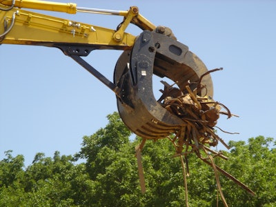 Standard sizes are engineered for excavators from 12 to 60 tons, with additional tine- and width-configurations available to meet job-specific applications.