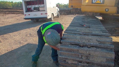 When the maintenance staff must service more than 200 pieces of heavy equipment on 35 jobsites across the fourth largest U.S. city, efficiency is essential.