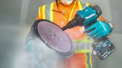 The cordless tool is powered by a Makita-built brushless motor that delivers up to 447 mph and 39 cfm.