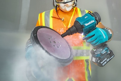 The cordless tool is powered by a Makita-built brushless motor that delivers up to 447 mph and 39 cfm.