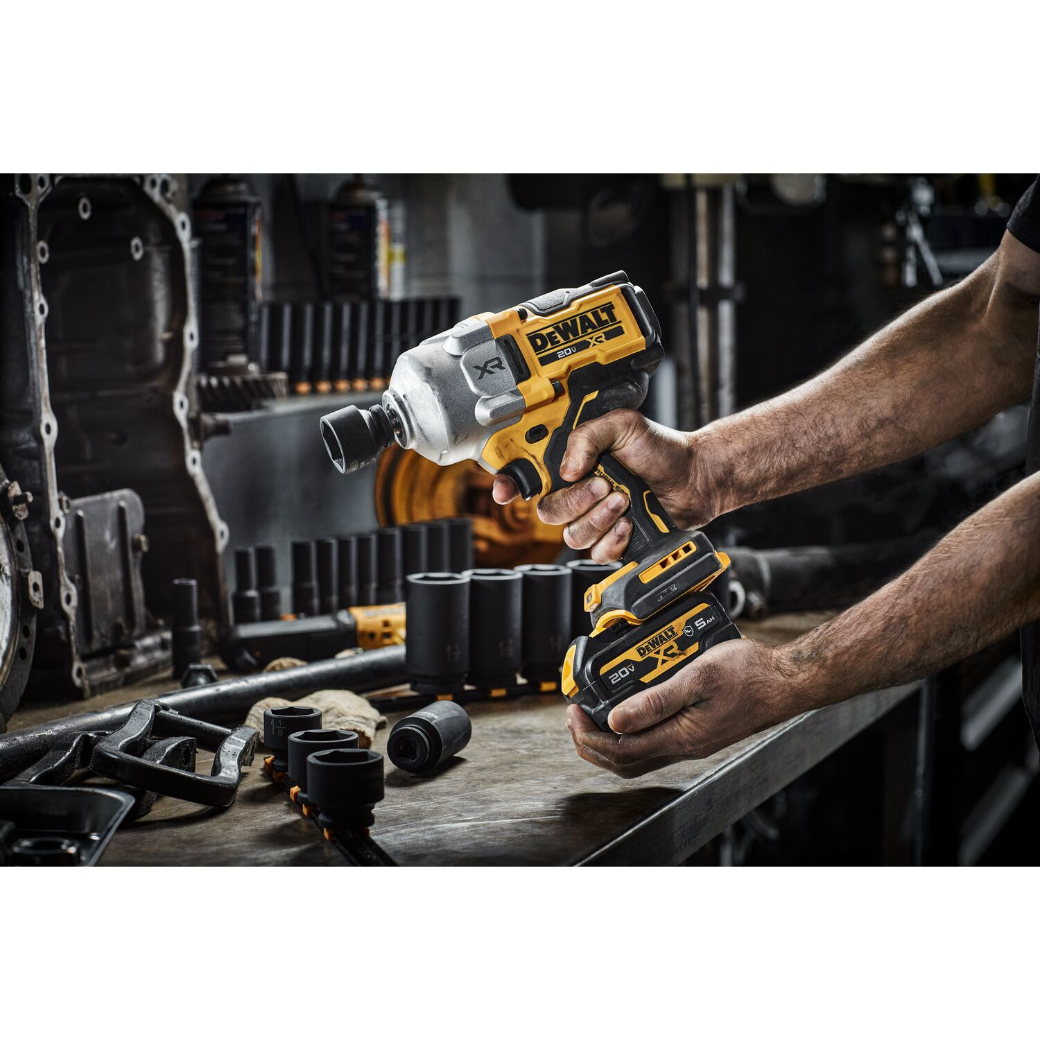 thumbnail image 2 of V-MODEST Brushless 1/2" Impact Wrench Kit - 3 Speed, 800Nm, Compatible With DeWalt 20V/60V Batteries 2 of 6