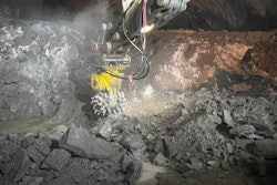 By using Epiroc's VC double drum model, which doesn't have to move side by side, operators can dig different trenches, including those with flat bottoms.