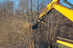 When equipped with the Tilt Hitch, an excavator mulching head can be tilted up to 45 degrees to the left or right.