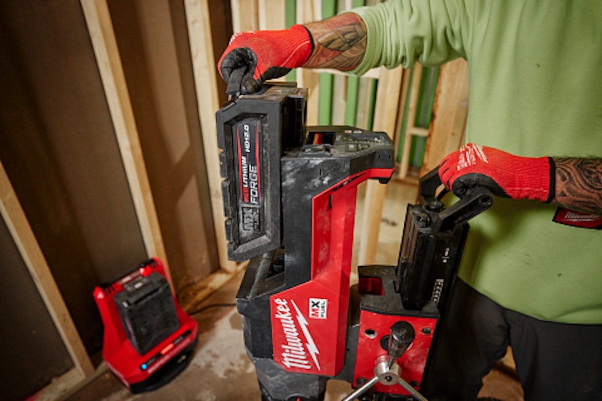 Milwaukee Tool MX FUEL Battery powered Core Rig with Stand From