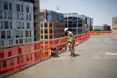 Featuring a maximum blade speed of up to 160 rpm, the handlebar height of the edging trowel can be adjusted based on the user's preferences and a lift hook on the base allows for transportation around the jobsite.