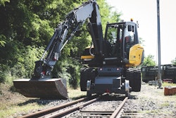 The 216MRail is equipped with new features, such as dual drive, along with a power-to-weight ratio that offers the performance of a large railway maintenance machine.