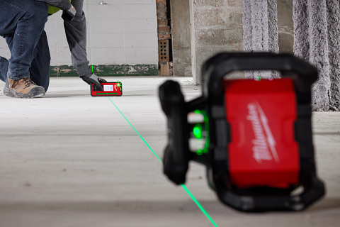 M18™ Red Exterior Dual Slope Rotary Laser Level Kit