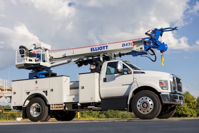 Standard features including 46 kV insulation, independent boom operation, transferable pole guide, line body and rear mounted hydraulic tool circuit.