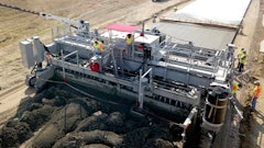 The SF-3404 paves a maximum of 40 ft. (12 m) and features telescoping endpans for 2 ft. (61 cm) of width flexibility on each end.