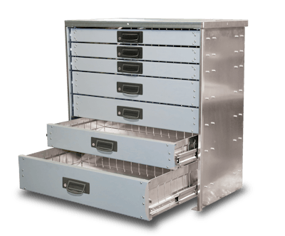 Available for steel and aluminum toolbox systems, the bale-style pull-handle toolbox system features a dual-action handle design that allows users to activate the latches by grabbing the handle from either above or below.