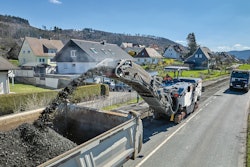 In combination with the intuitive operating design, digital assistance systems and the LEVEL PRO ACTIVE leveling system allow for one-man operation.