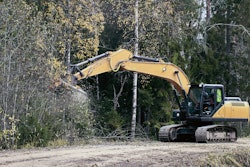 The BL1/SSL/VT presents a groundbreaking innovation for skid steers, delivering superior performance, high visibility, and reliability. The integration of advanced Bite Limiter technology guarantees productivity, while its customizable blade options cater to diverse project requirements.