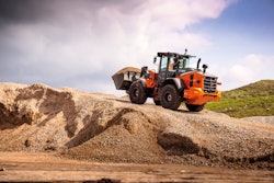 Medium-sized wheel loaders are an ideal choice when you need fast cycle times, lifting capacity and maneuverability.