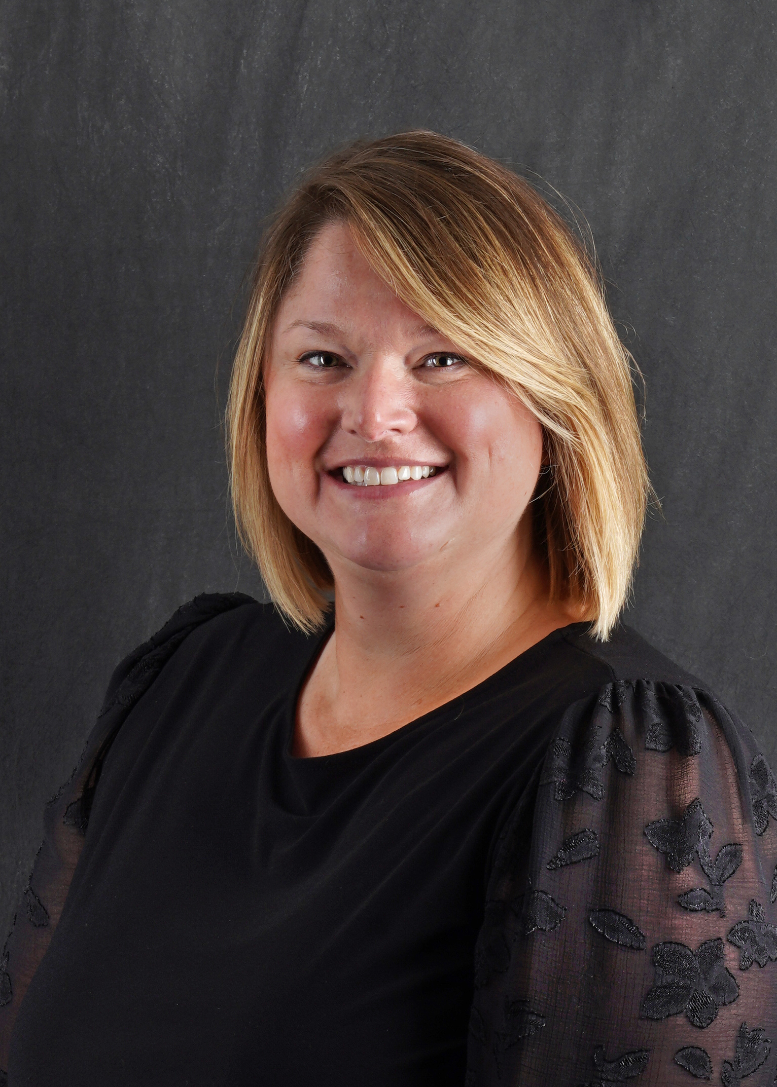 Hunt Erin Submit 65201d8dc7e08 Headshot