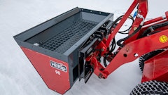 The drop spreader is capable of spreading salt, sand and fine gravel for use on a variety of applications, including parking lots, courtyards, walkways and pedestrian paths.