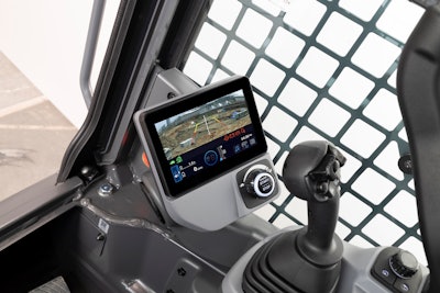 To further add to its spaciousness, Kubota's SLV75-3 has a roll-up door that enables its front pillars to be narrow, leading to easy-in and easy-out access.