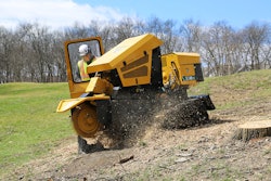 The Vermeer SC48TX is outfitted with the SmartSweep control system that monitors engine load and provides continuous feedback, resulting in a consistent cutter wheel sweep rate.