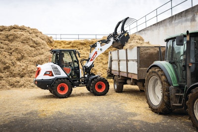 With a standard bucket capacity of 1.2 cu. yd. and 10.5 ft. of lift height, the L95 is capable of material handling and other jobs that require maneuverability.