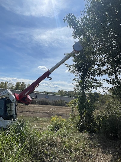 The acquisition expands Fecon's tree-trimming capabilities.