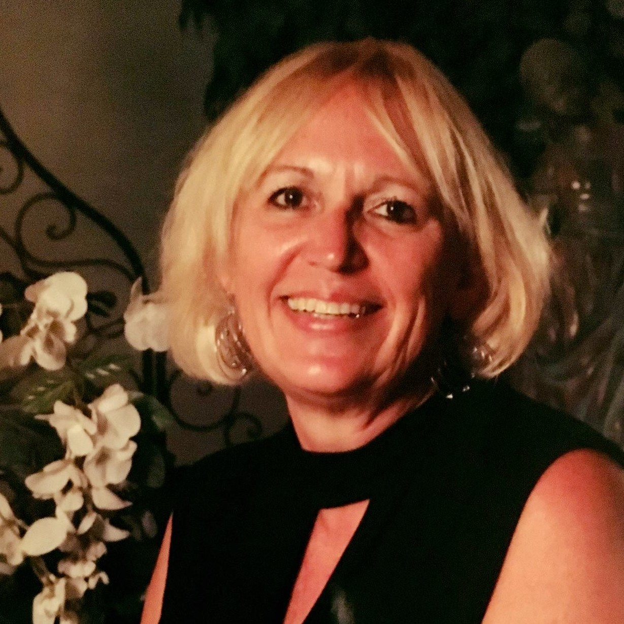 Carol Brzozowski, freelance journalist Headshot