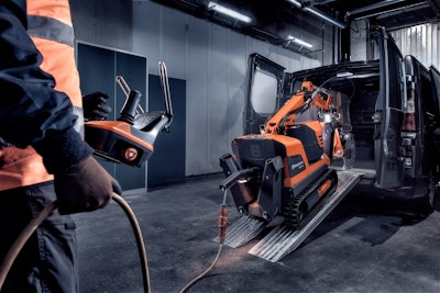 The DXR 95 is small enough to transport in a standard van, as well as sturdy enough to manage steep inclines at an angle of 30°.