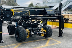 The PRO PLUS has SCREEDSHIFT technology that was first developed on the MAX PLUS, allowing the operator to move the screed head around obstacles and penetrations without rotating the head.