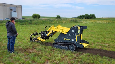 The VOLTEQ battery-powered SKY 1000 can be operated by remote control, separating operators from any equipment vibration and distancing them from dust or debris.