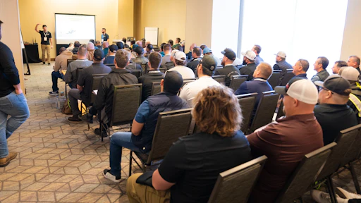 PAVE/X 2024లో విద్యా సెషన్.