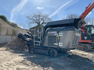 This machine features a 23- x 16-in. jaw crusher fitted with an integrated vibrating feeder.