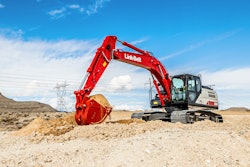 Equipped with a 108-gallon fuel tank, the 260 X4S has a maximum dig depth of 22 ft., 8 in.