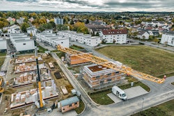 The 25 L and 33 L cranes are equipped with Liebherr Control 5 hardware and Tower Crane OS (Tower Crane Operating System 2).