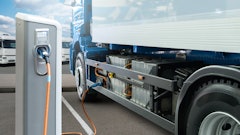 Full electrification of the U.S. commercial truck fleet would require nearly $1 trillion in infrastructure investment alone, according to a new report released by the Clean Freight Coalition (CFC).