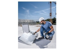 During storage, lithium-ion batteries are surrounded by cushions filled with Pyrobubbles - an extinguishing agent which provides protection against thermal runaway and exothermic reactions.