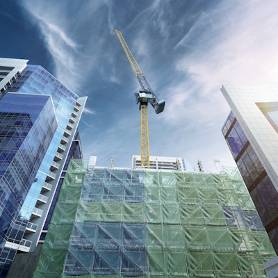 With a minimal working radius of 3 m and an out-of-work position of 10 m, the crane can be adapted to construction site conditions.