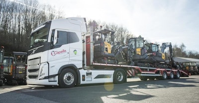 Volvo Ce Pioneers E Shuttle Service To Cut Transport Emissions 660d7bf383081