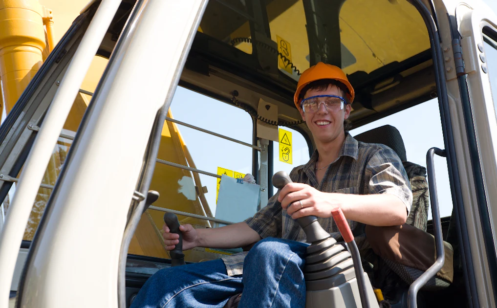 Contractor Operator What do Excavator Operators Wear on the Construction Site? | For ...