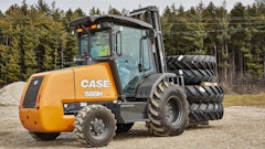 The enclosed cab option protects the operator from various elements and helps teams work in extreme conditions.