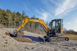 The CX50D comes standard with multifunctional hydraulics and a second auxiliary circuit, as well as an optional third auxiliary circuit for advanced attachments like tilt rotators and grapples.