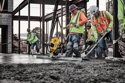 The DEWALT POWERSHIFT Screed has the power to break a cold joint and adapts to the three most common bar/board styles.