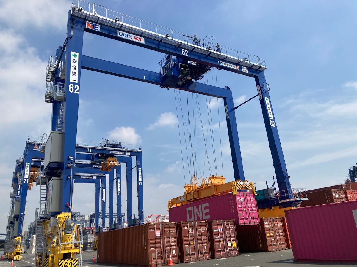 Revolutionizing Port Operations: World's First Hydrogen-Powered Gantry Crane