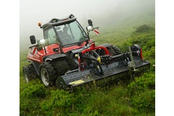 The rotor shaft of the S7 base is equipped with SMO or SMW flails, which mulch grass and woody material up to 7 cm in diameter.