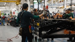 While batteries receive significant attention due to their use of rare-earth metals like cobalt and nickel, DTNA’s approach extends to all components of the EV product.